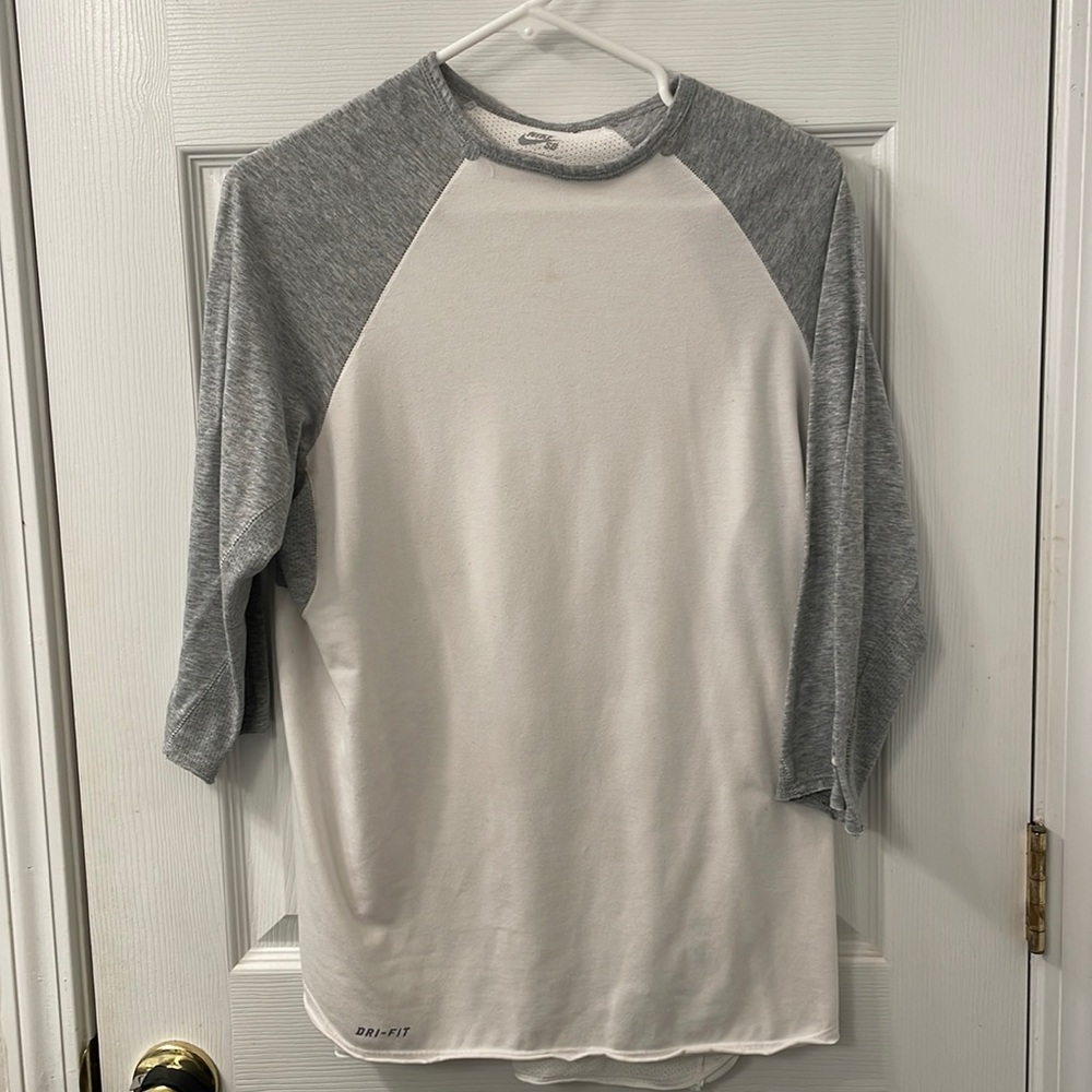 Nike SB 3/4 shirt